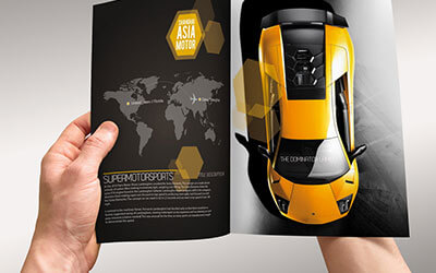 Стильная брошюра с изображением спортивного автомобиля в 3D-формате