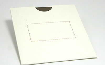 Необычный дизайн конвертов квадратной формы