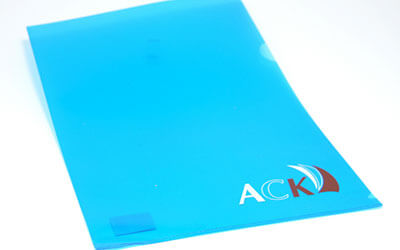Прозрачная голубая папка с логотипом компании