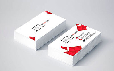 Дизайн двухсторонних визиток с красной графикой